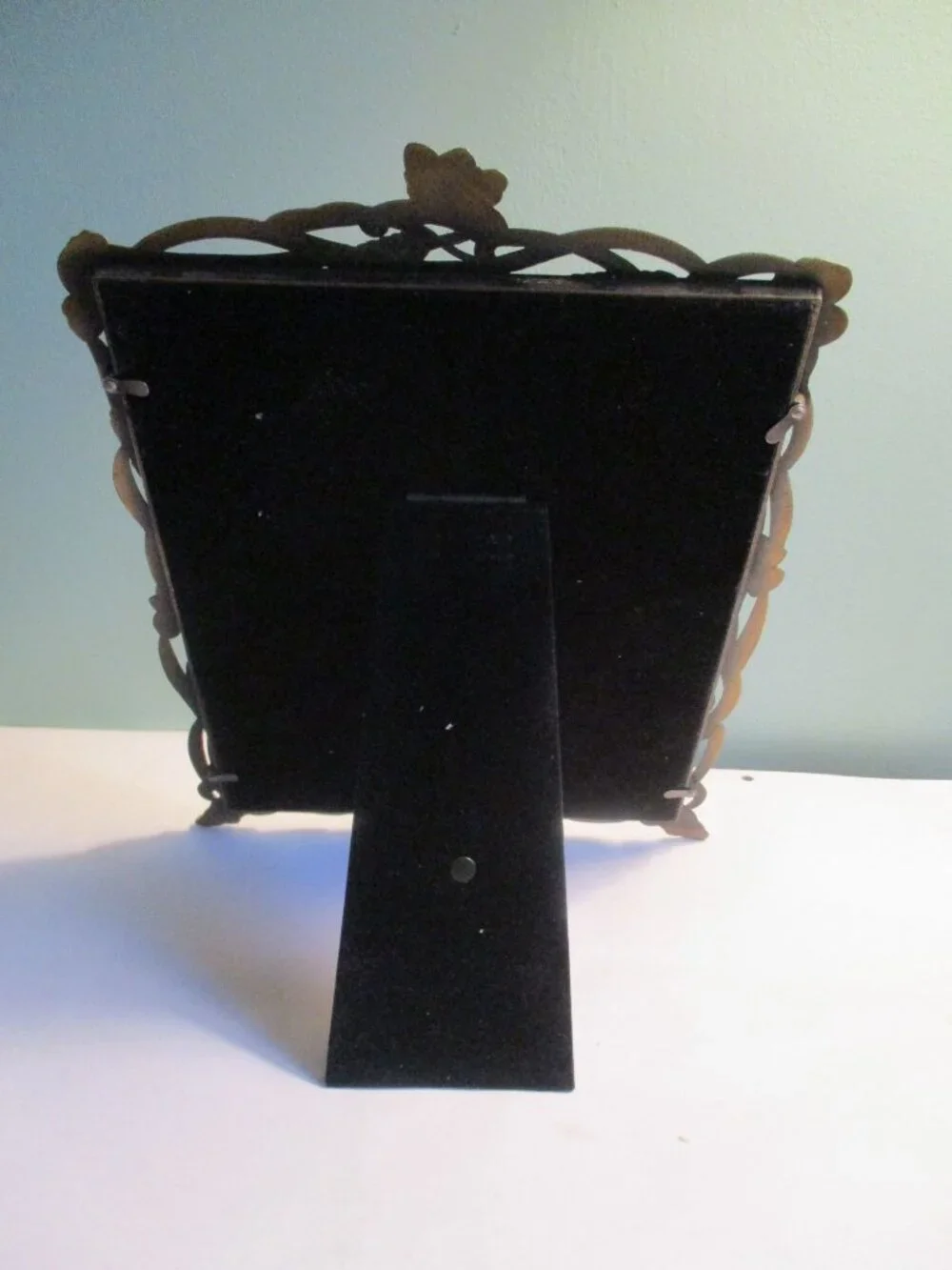 Unbranded antique gold